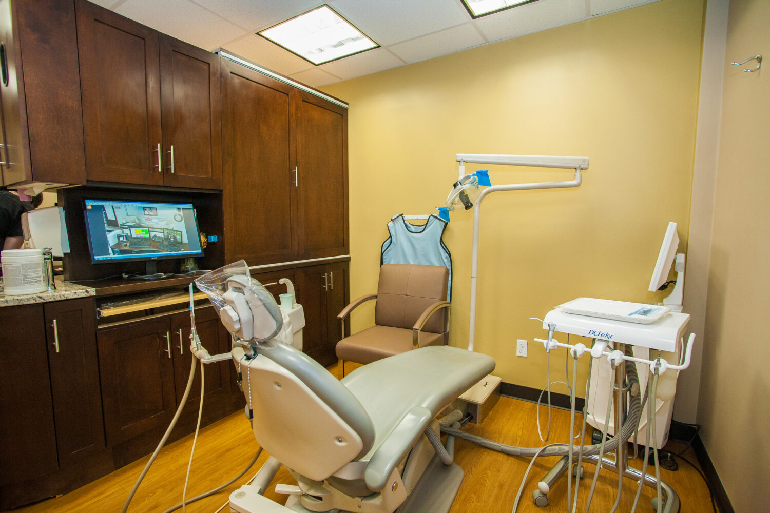 What Are the Different Kinds of Procedures That Dentists Deal With?
